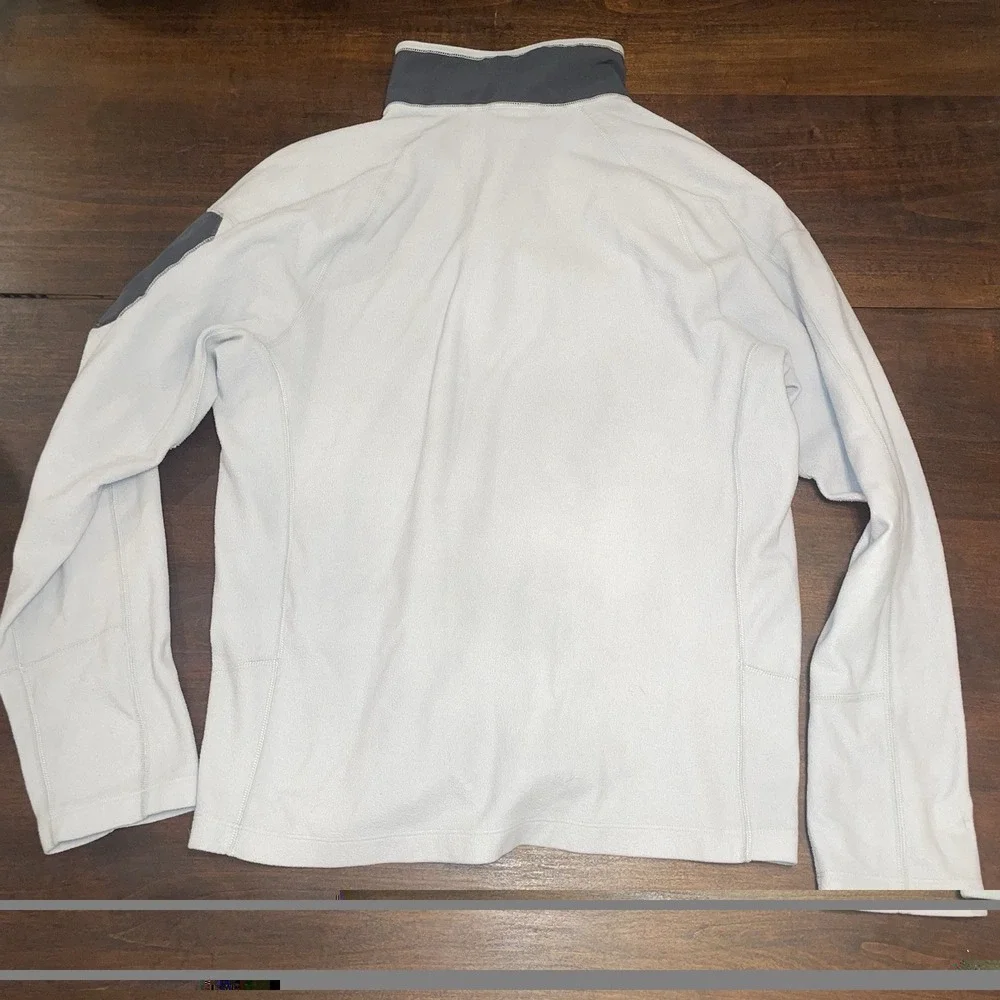 The North Face FlashDry 1/4 Zip Grey Pullover Jacket - Mens Large